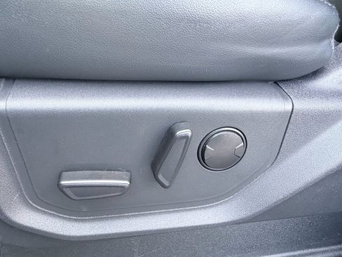 Used 2024 Ford Expedition XLT image 23