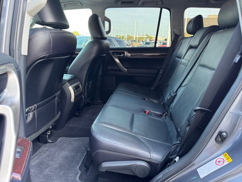 Used 2015 Lexus GX 460 image 17