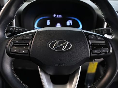 Used 2023 Hyundai Venue SEL FWD image 33