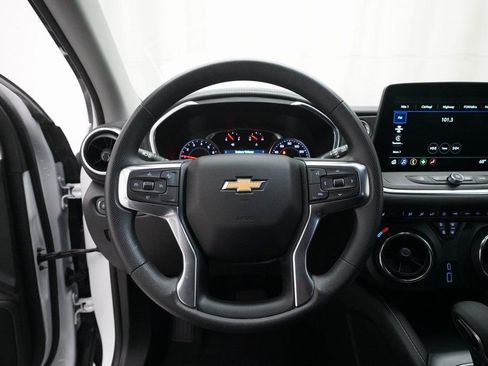 Used 2025 Chevrolet Blazer LT image 4