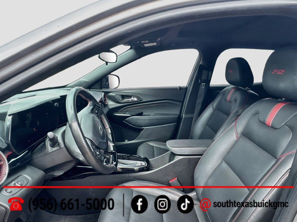 Used 2025 Chevrolet Trax RS w/ Sunroof Package FWD image 11