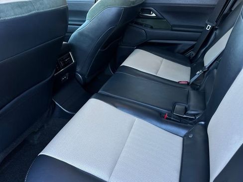 Used 2025 Lexus GX 550 image 13