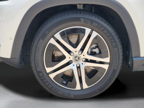 Used 2021 Mercedes-Benz GLS 450 4MATIC image 39