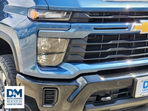 Used 2025 Chevrolet Silverado 2500 Custom w/ Custom Value Package AWD/4WD image 9