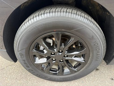 Used 2019 Chevrolet Equinox LS FWD image 9