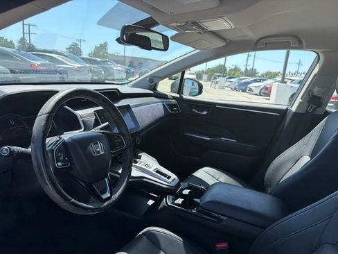 Used 2018 Honda Clarity Touring image 3