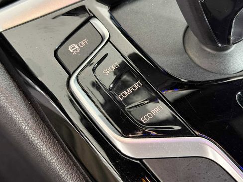 Used 2019 BMW 530i w/ Convenience Package image 33