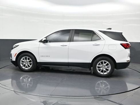Used 2022 Chevrolet Equinox LT image 2