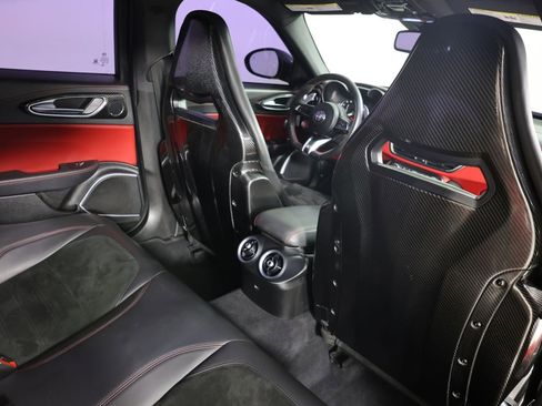 Used 2021 Alfa Romeo Giulia Quadrifoglio image 40