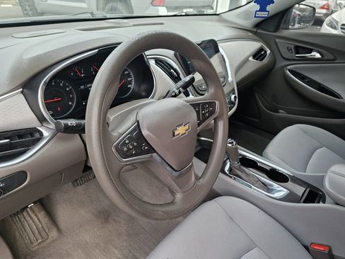 Used 2020 Chevrolet Malibu LT FWD image 22