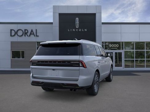 New 2026 Lincoln Navigator Reserve AWD/4WD image 8