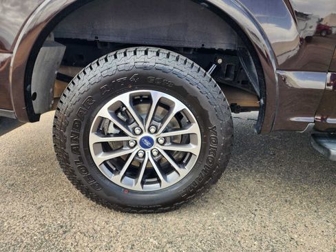 Used 2019 Ford F150 Lariat w/ Equipment Group 502A Luxury AWD/4WD image 14