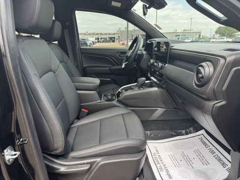 Used 2025 Chevrolet Colorado Trail Boss AWD/4WD image 35