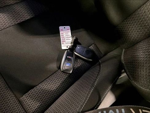 Used 2023 Subaru Outback Premium image 11