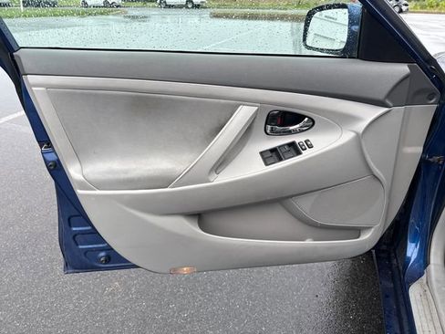 Used 2007 Toyota Camry LE FWD image 22