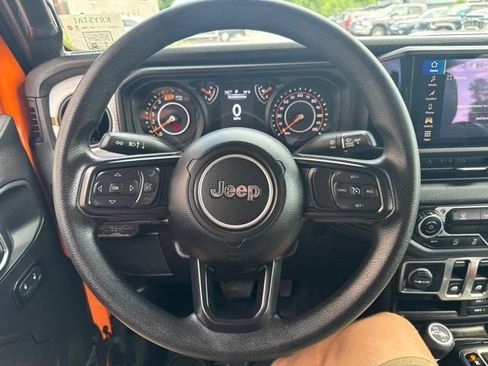 Certified 2025 Jeep Wrangler Sport AWD/4WD image 16