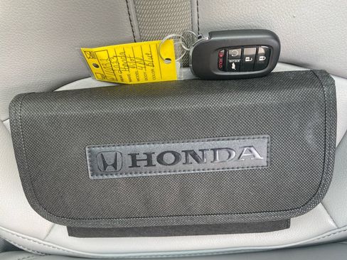 Certified 2023 Honda Pilot Touring image 38
