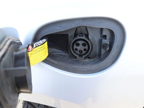 Used 2023 Chrysler Pacifica Limited image 46