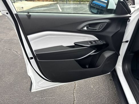 New 2026 Chevrolet Trax LT w/ Driver Confidence Package image 11