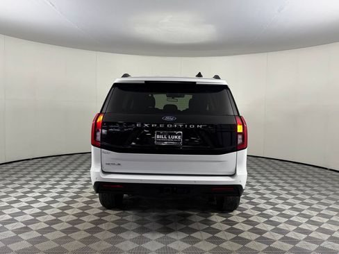 Used 2025 Ford Expedition Active RWD image 8