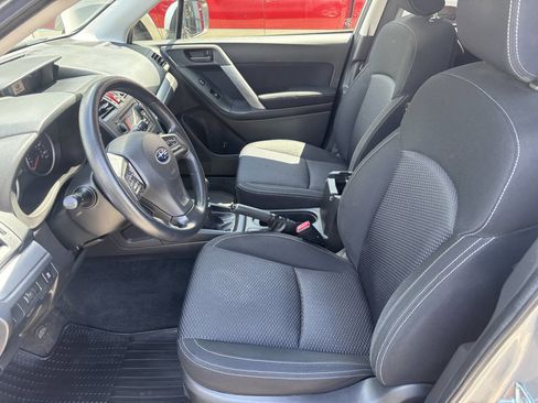 Used 2014 Subaru Forester 2.5i Premium AWD/4WD image 9