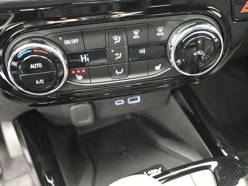 New 2026 Chevrolet Trax RS w/ Sunroof Package image 31