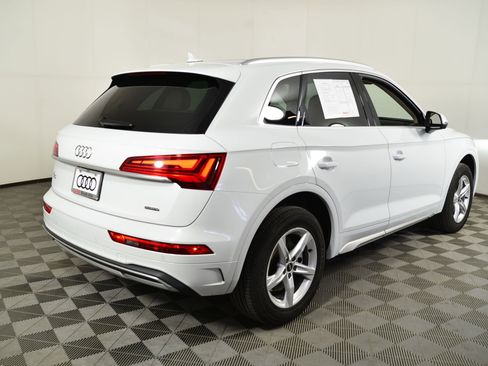 Used 2023 Audi Q5 Premium w/ Convenience Package image 9