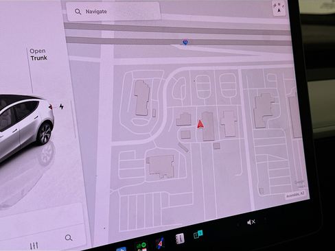 Used 2022 Tesla Model Y Long Range AWD/4WD image 21