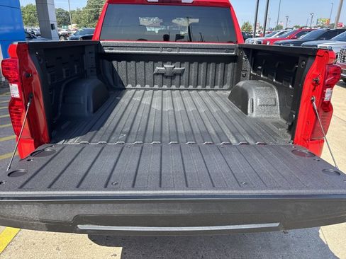 New 2026 Chevrolet Silverado 1500 Custom Trail Boss w/ LPO, Dark Essentials Package AWD/4WD image 6