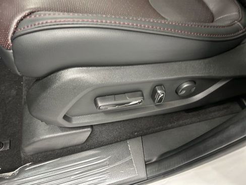 Certified 2025 Honda Pilot Black Edition image 22