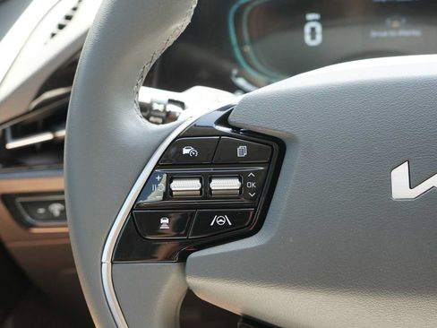 Certified 2024 Kia Niro EX Touring FWD image 15