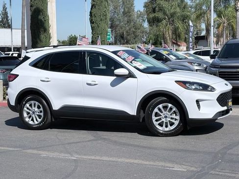 Used 2021 Ford Escape SE FWD image 4