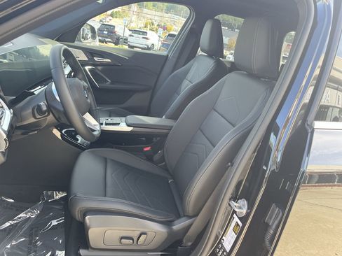 Used 2025 BMW X1 xDrive28i w/ Technology Package image 14