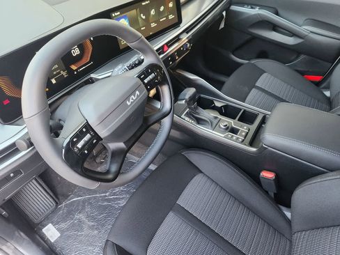 New 2026 Kia Sorento LX FWD image 11