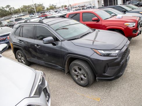 Used 2024 Toyota RAV4 XLE image 7