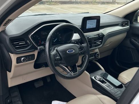 Used 2020 Ford Escape SEL image 15