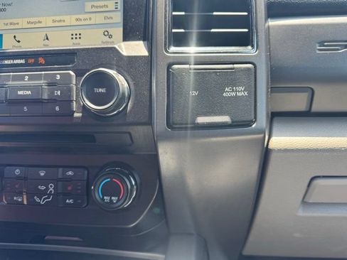 Used 2018 Ford F450 XLT w/ XLT Premium Package AWD/4WD image 28