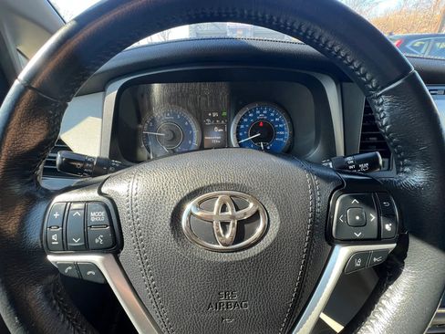 Used 2019 Toyota Sienna XLE FWD image 13