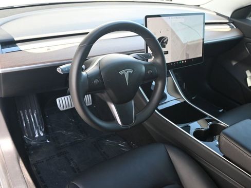 Used 2019 Tesla Model 3 Performance image 7