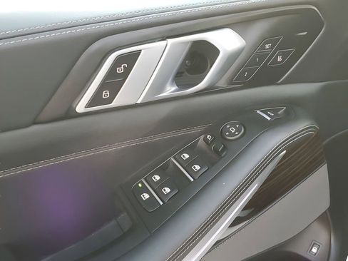 Used 2025 BMW X5 xDrive50e image 47