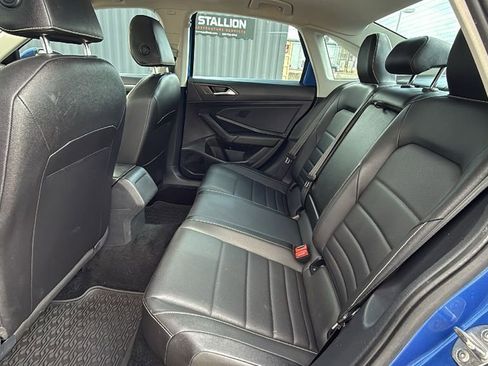 Used 2022 Volkswagen Jetta SE FWD image 16