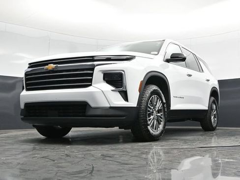 Used 2024 Chevrolet Traverse LT AWD/4WD image 55