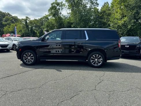 Used 2024 Chevrolet Suburban LS w/ Driver Alert Package AWD/4WD image 2
