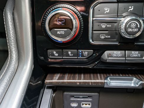 Used 2021 GMC Yukon Denali w/ Denali Ultimate Package image 26