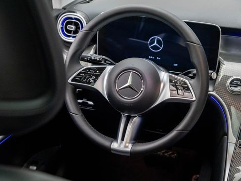New 2025 Mercedes-Benz GLC 350e 4MATIC image 11