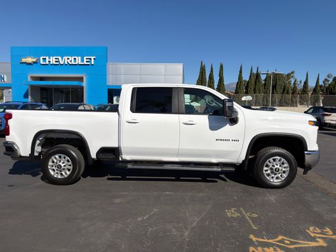 Used 2025 Chevrolet Silverado 2500 LT w/ Convenience Package image 9