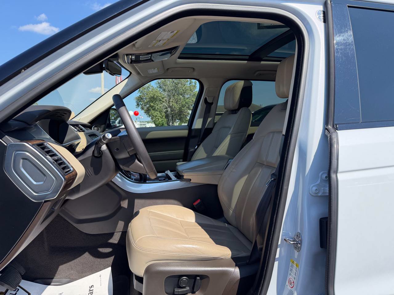 Used 2019 Land Rover Range Rover Sport HSE AWD/4WD image 11