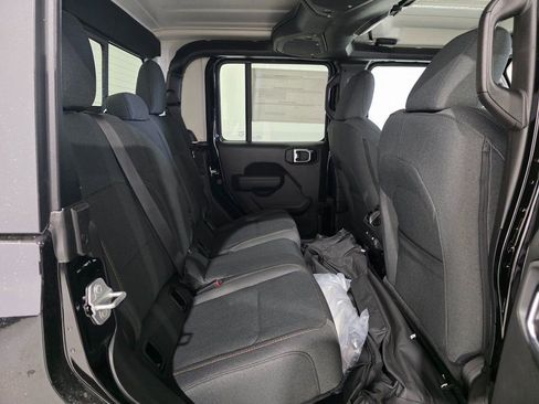 New 2025 Jeep Gladiator Willys image 23