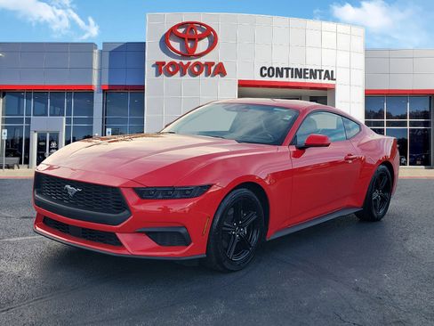 Used 2026 Ford Mustang Premium RWD image 3