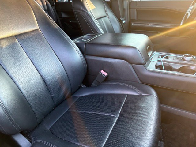 Used 2019 Ford Expedition XLT w/ Equipment Group 202A RWD image 16